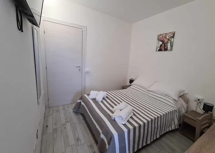 Civico 14 Apartment 4B